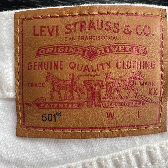 Levi’s 501 High Rise Shorts - Picture 4 of 5